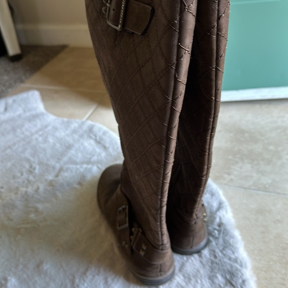 Tall Brown Blowfish boots size 6.5 - Picture 4 of 7